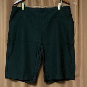 Attyre Classic Black Women's Bermuda Shorts